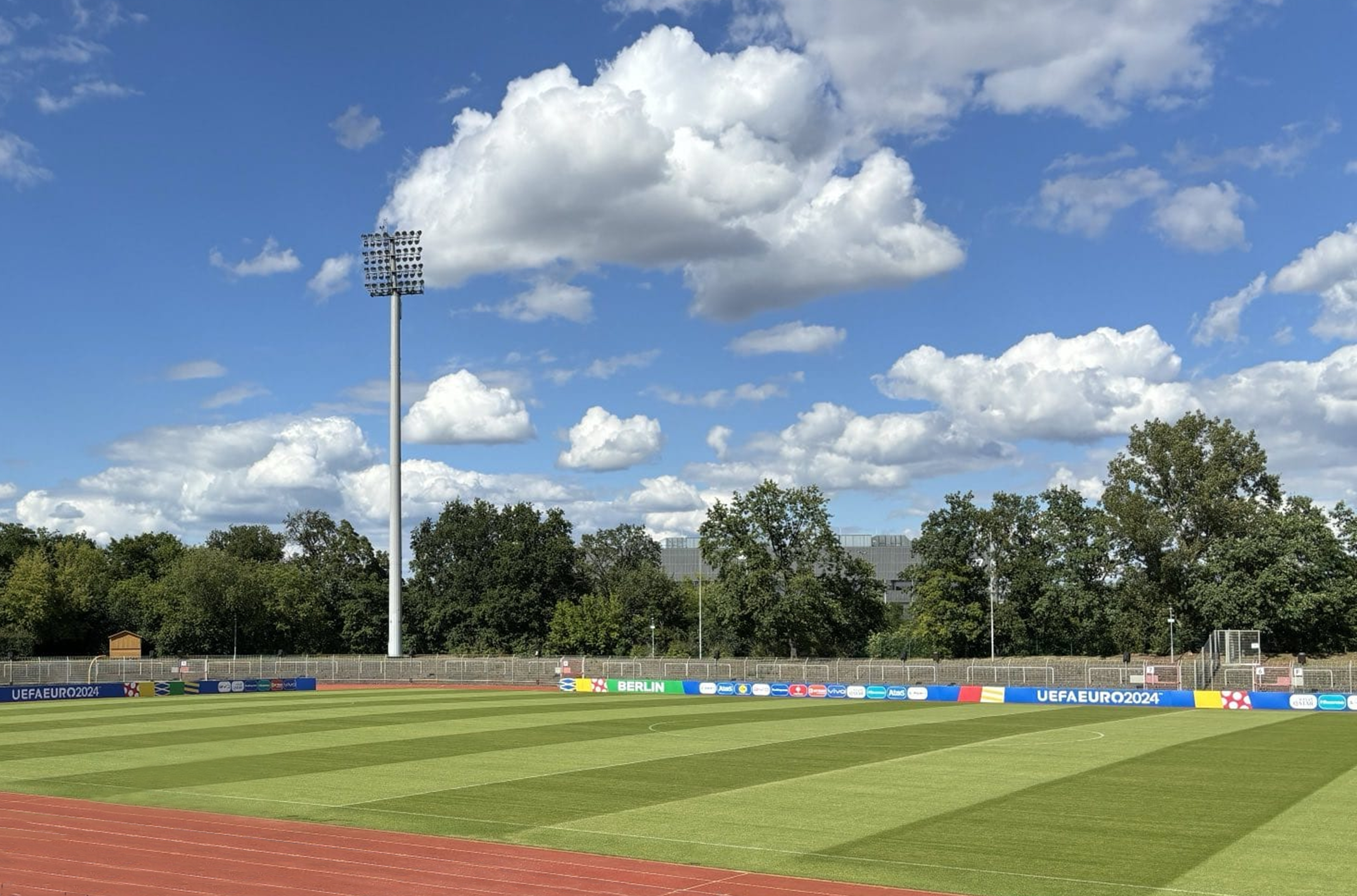 infoeichkamp_2024_2_07-Mommsenstadion_©-Kerstin-Bernoth